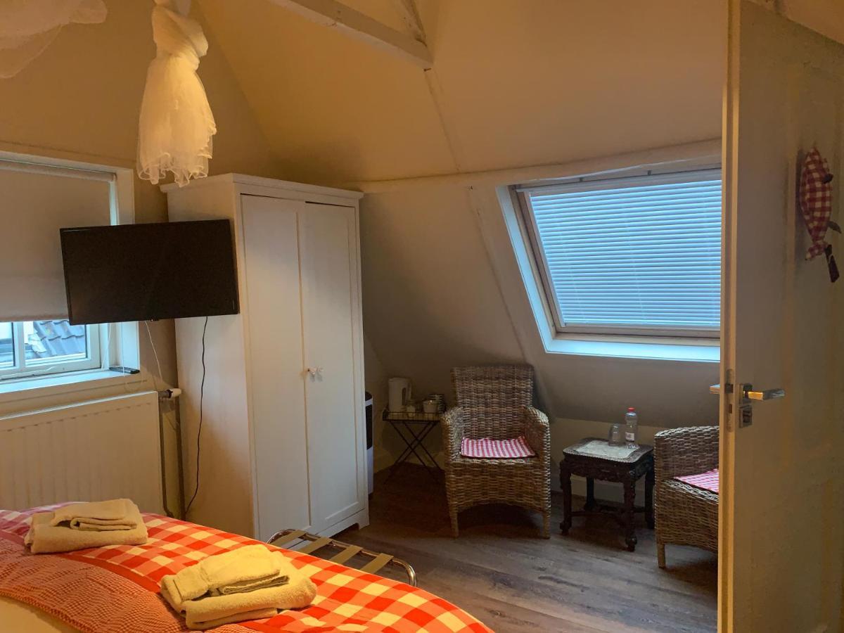 De Thuiskamer In Grou Als B&B Of Vakantiehuis Bagian luar foto