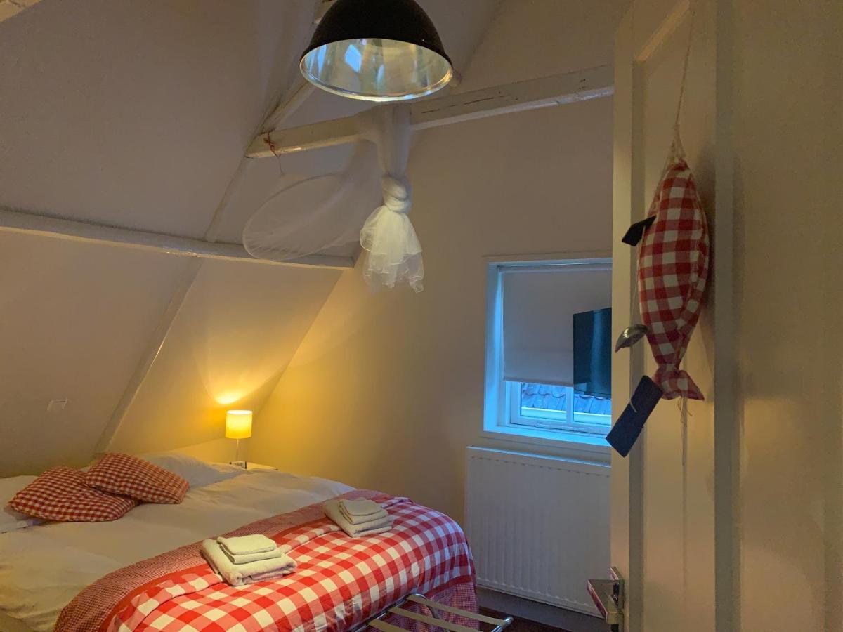 De Thuiskamer In Grou Als B&B Of Vakantiehuis Bagian luar foto