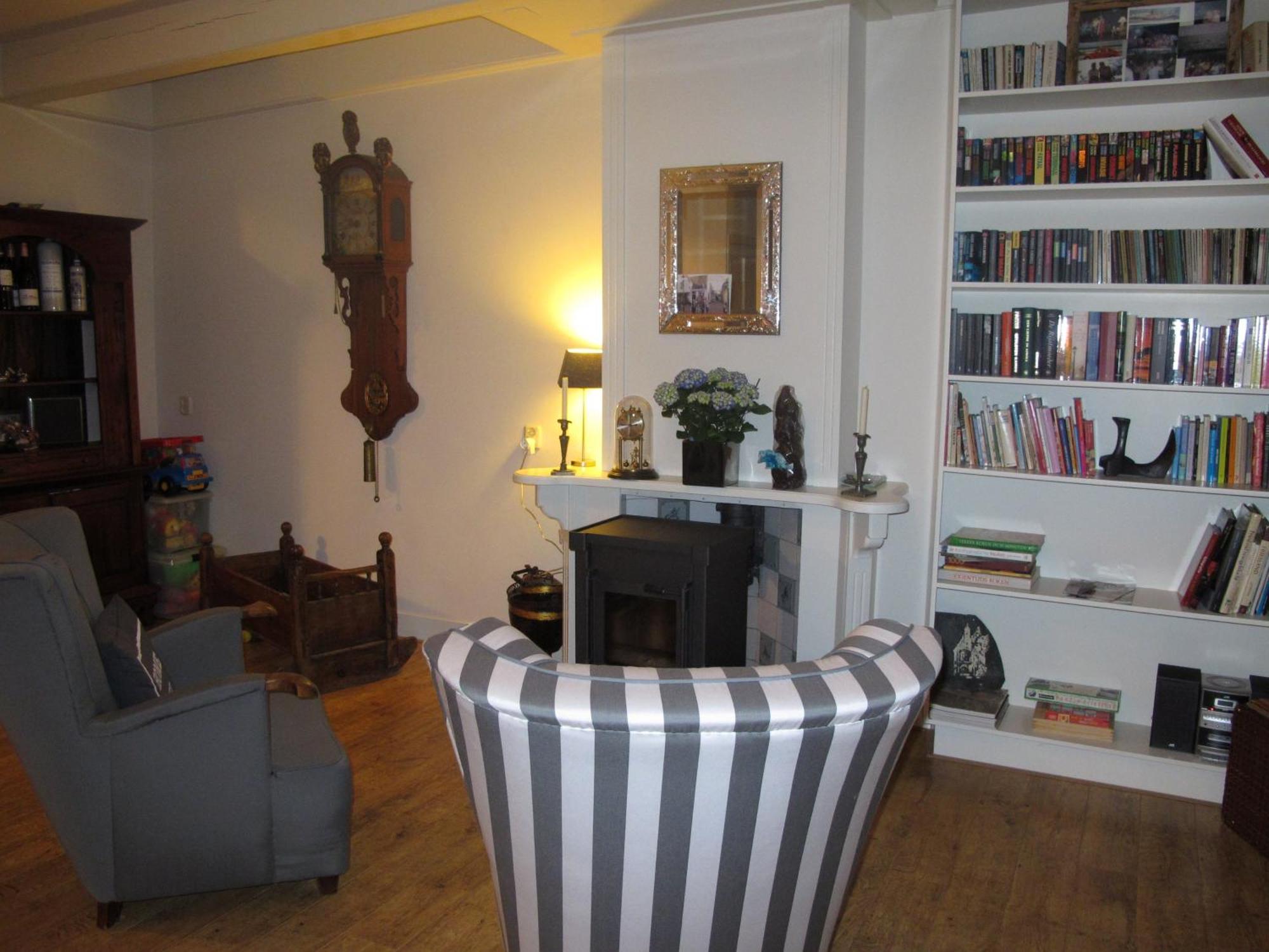 De Thuiskamer In Grou Als B&B Of Vakantiehuis Bagian luar foto