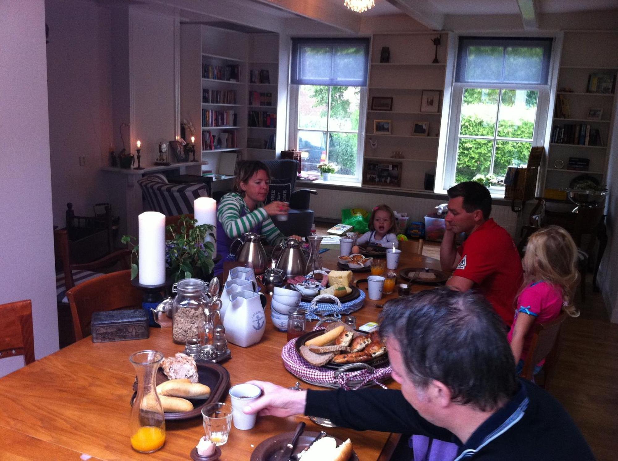 De Thuiskamer In Grou Als B&B Of Vakantiehuis Bagian luar foto