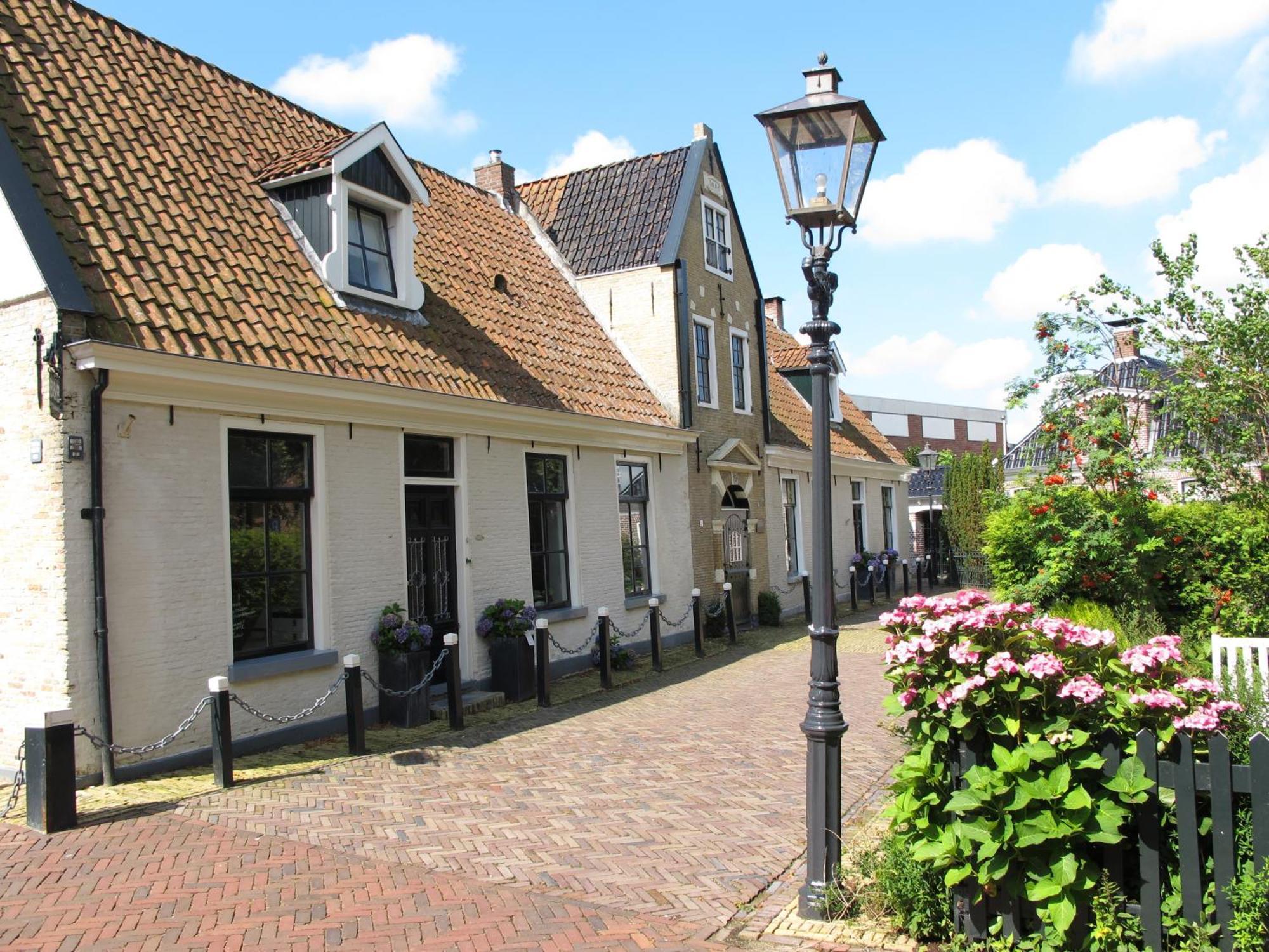 De Thuiskamer In Grou Als B&B Of Vakantiehuis Bagian luar foto