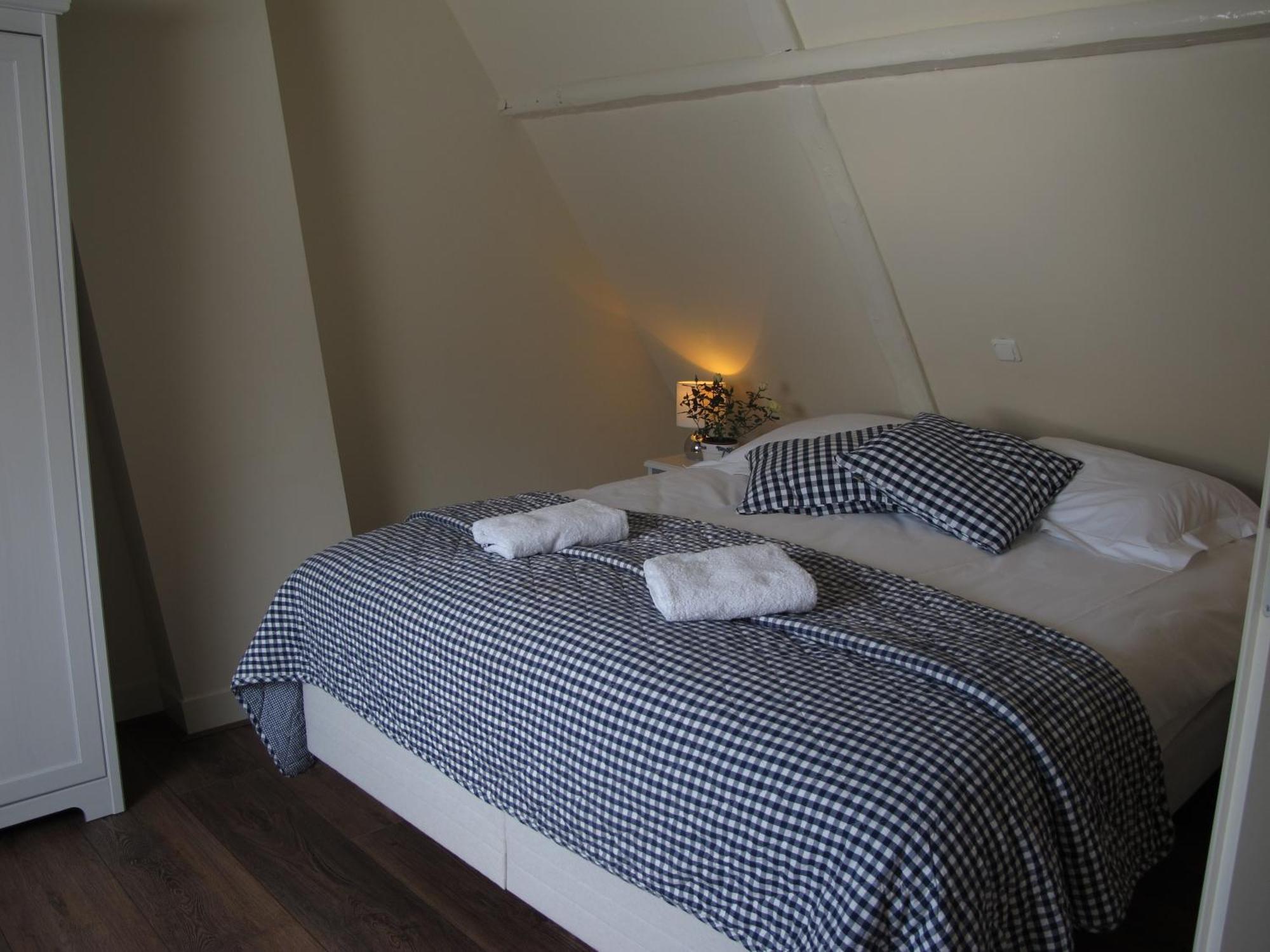 De Thuiskamer In Grou Als B&B Of Vakantiehuis Bagian luar foto
