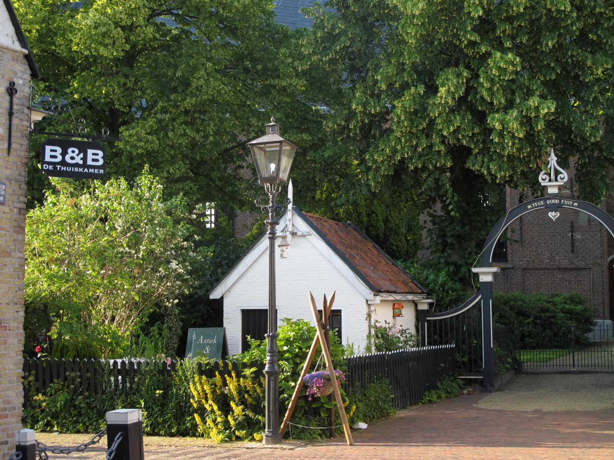 De Thuiskamer In Grou Als B&B Of Vakantiehuis Bagian luar foto