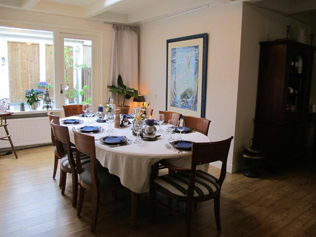 De Thuiskamer In Grou Als B&B Of Vakantiehuis Bagian luar foto