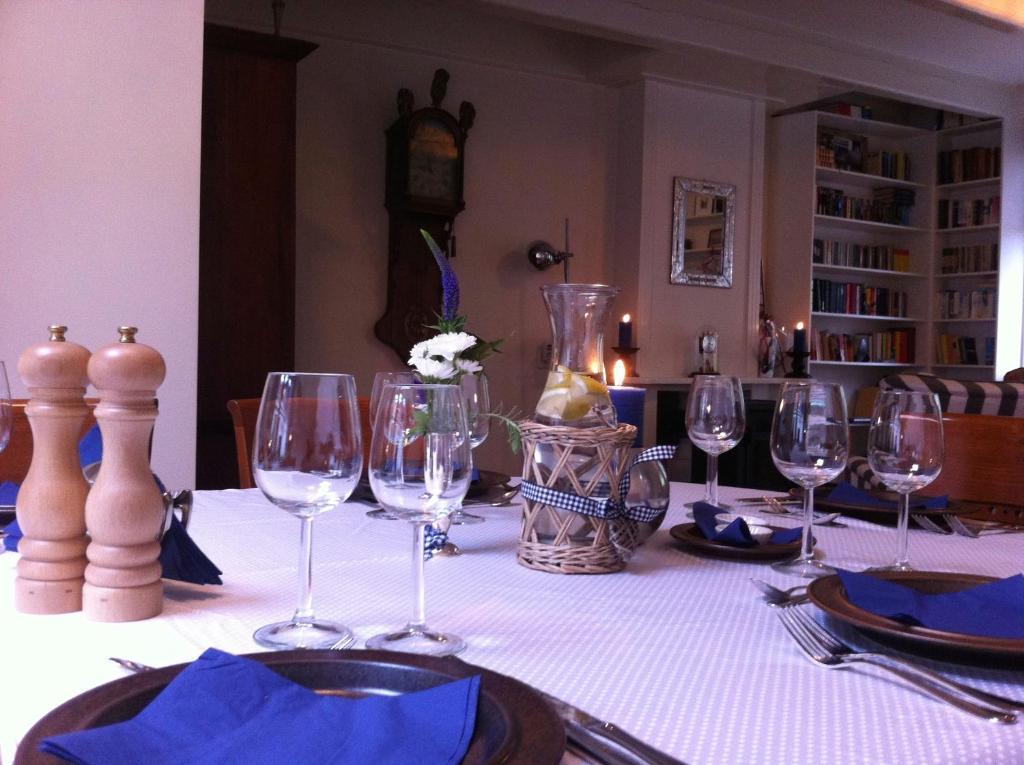 De Thuiskamer In Grou Als B&B Of Vakantiehuis Bagian luar foto